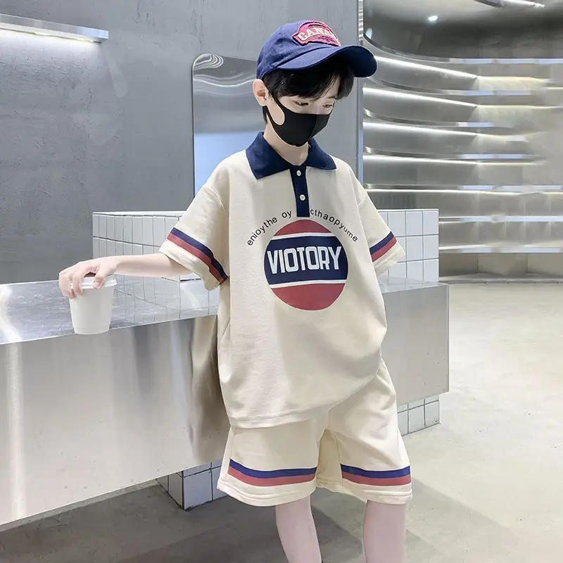 Korėjos Vaikų Drabužių 2023 Vaikas Berniukas Trumpas Rankovės Tshirts ir Šortai Nustatyti Pasukite Žemyn Apykaklės Viršaus Ziajać 2vnt Komplektus Loungewear Nuotrauka 1